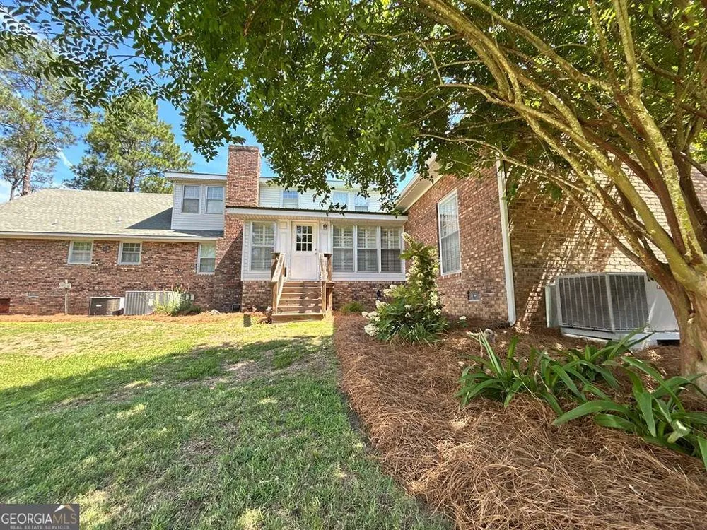1702 Slack DR Tifton, GA 31793