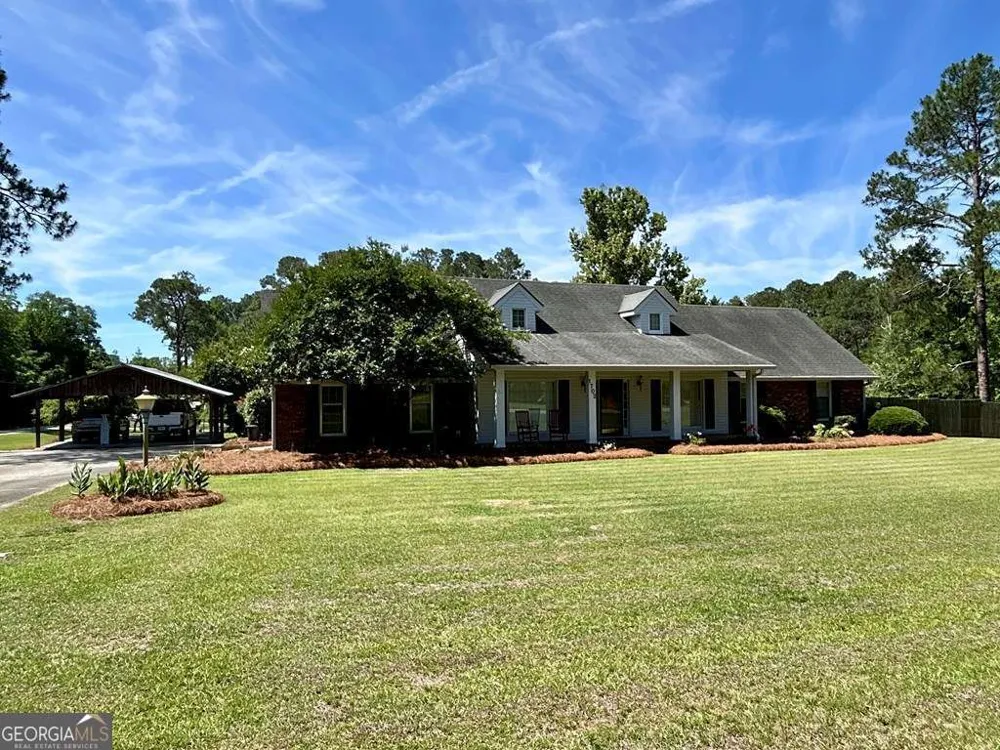 1702 Slack DR Tifton, GA 31793
