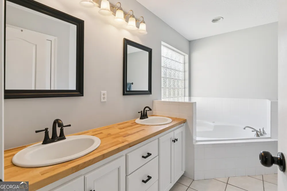 157 Country Walk CIR Brunswick, GA 31525