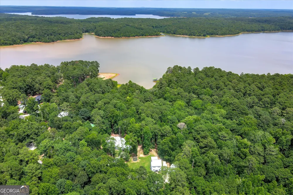 1697 Broad River Scenic DR Tignall, GA 30668