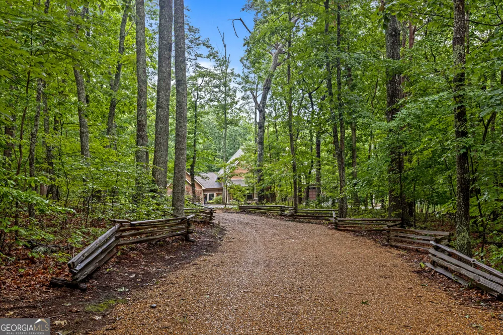 65 Eagle Bluff RD Menlo, GA 30731