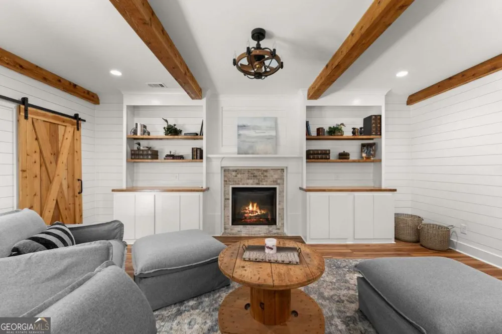 189 Peace Valley RD Dahlonega, GA 30533