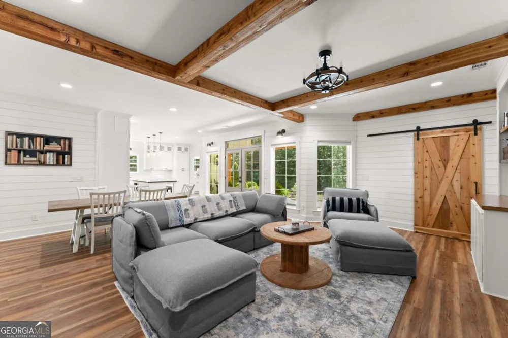 189 Peace Valley RD Dahlonega, GA 30533