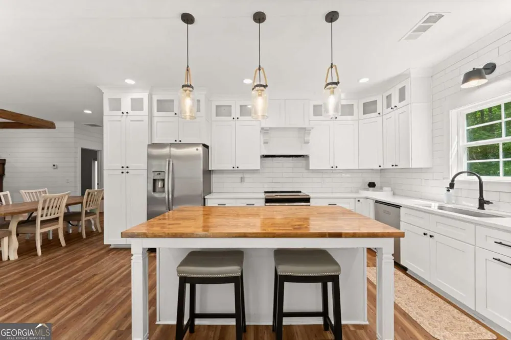 189 Peace Valley RD Dahlonega, GA 30533