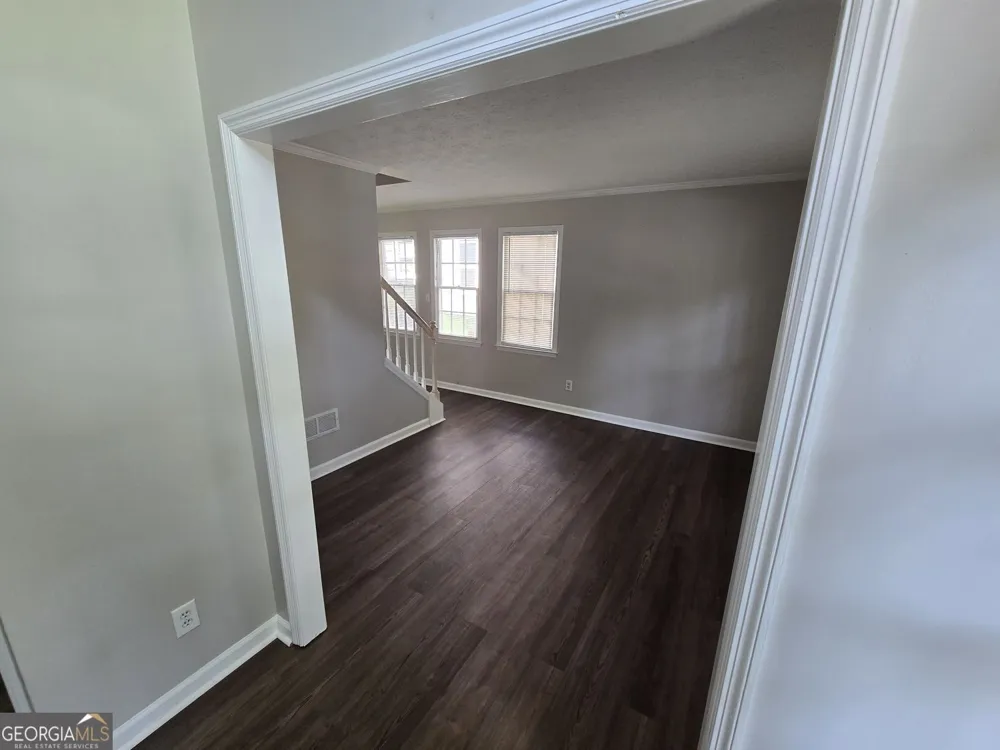 724 Jamie WAY NE Woodstock, GA 30188