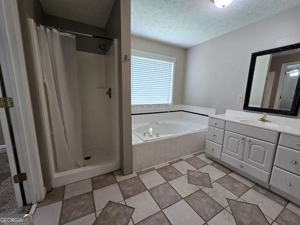 3293 New McEvers RD NW Acworth, GA 30101