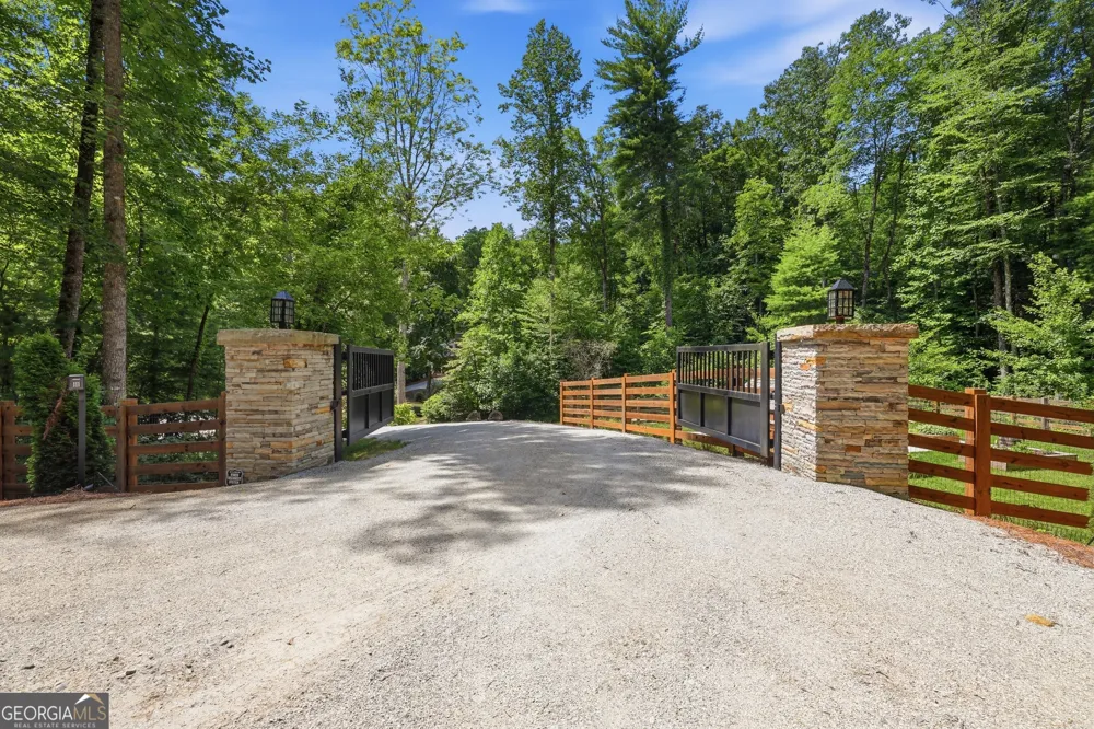 383 Bull Frog LN Clayton, GA 30525