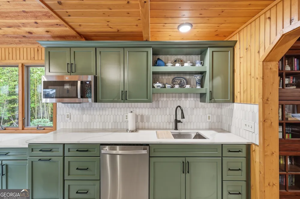 383 Bull Frog LN Clayton, GA 30525