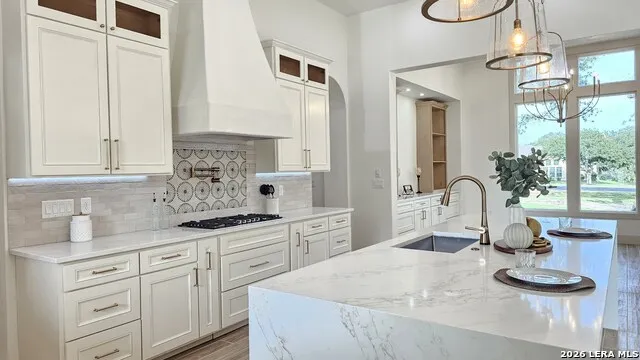 105 PIONEER TRL Adkins, TX 78101
