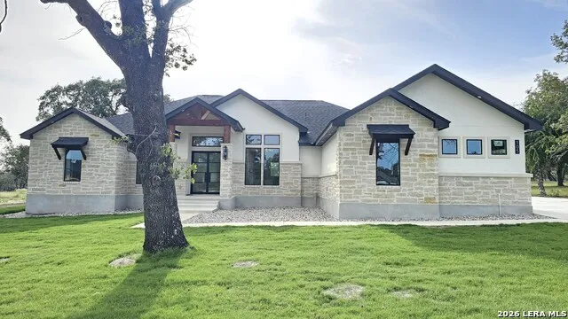 105 PIONEER TRL Adkins, TX 78101