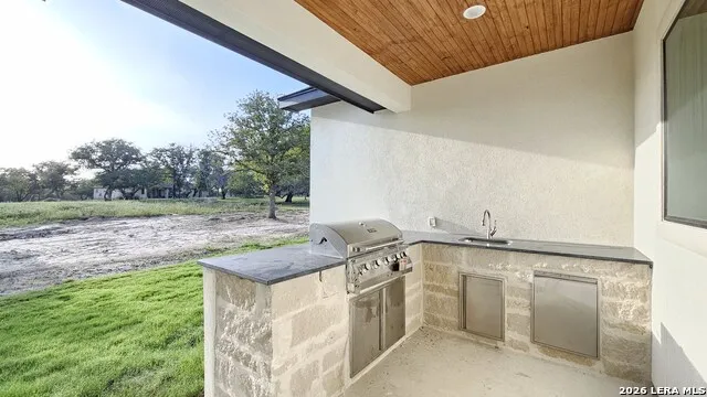 105 PIONEER TRL Adkins, TX 78101