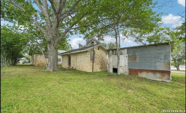 1620 CAVETT ST Gonzales, TX 78629