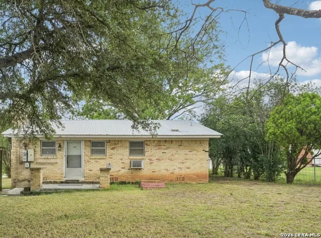 1620 CAVETT ST Gonzales, TX 78629