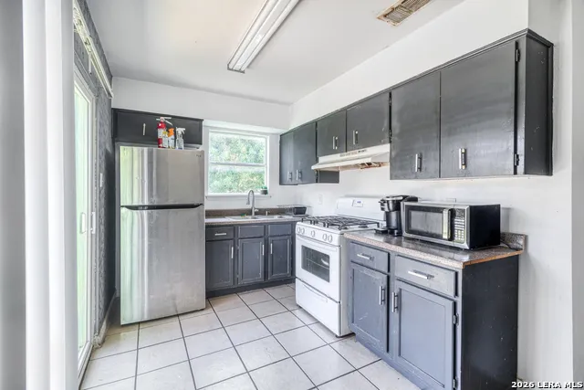 411 SAMUEL DR San Antonio, TX 78227