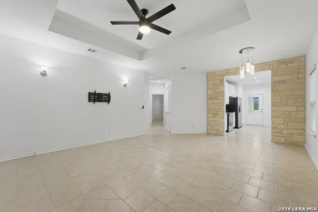 7618 Bit Elmendorf, TX 78112