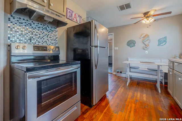 247 Allen M Parks Rockport, TX 78382