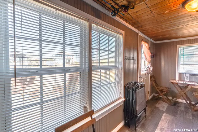 247 Allen M Parks Rockport, TX 78382