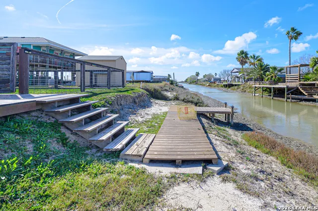 247 Allen M Parks Rockport, TX 78382