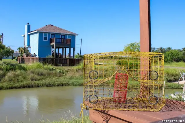 247 Allen M Parks Rockport, TX 78382