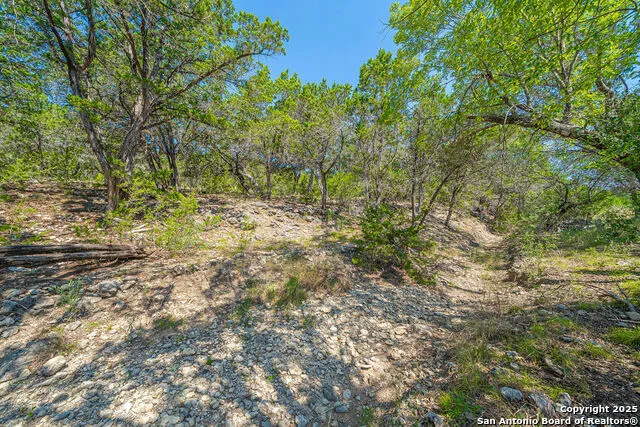 371 Lake Country Lakehills, TX 78063