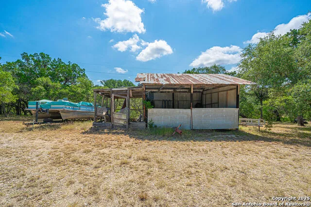 371 Lake Country Lakehills, TX 78063