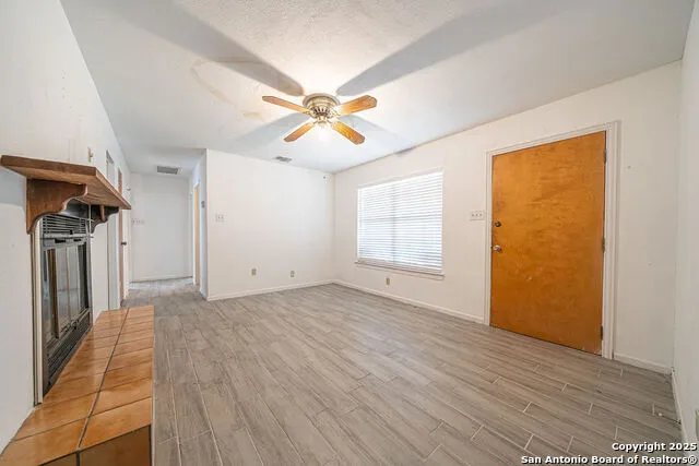 371 Lake Country Lakehills, TX 78063