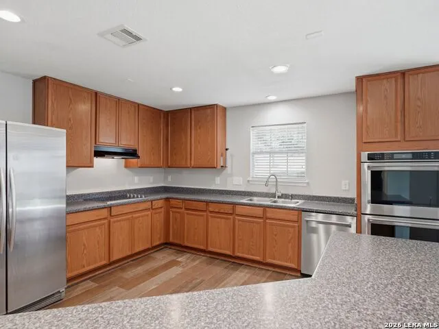6605 Wood Bench Live Oak, TX 78233