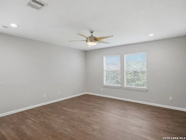 6605 Wood Bench Live Oak, TX 78233