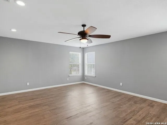 6605 Wood Bench Live Oak, TX 78233