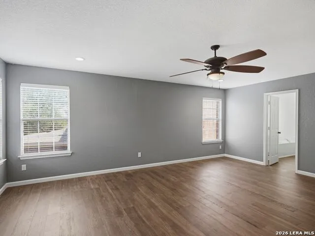6605 Wood Bench Live Oak, TX 78233