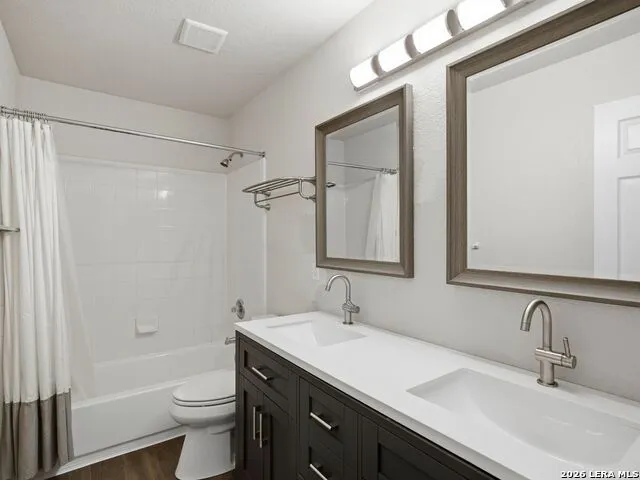 6605 Wood Bench Live Oak, TX 78233