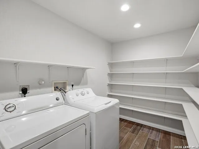 6605 Wood Bench Live Oak, TX 78233