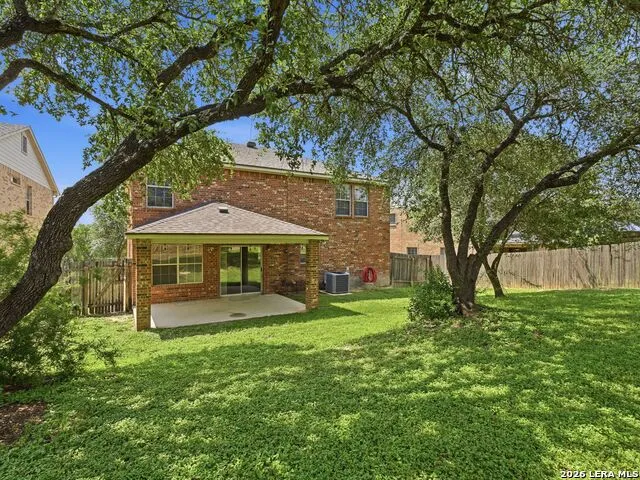6605 Wood Bench Live Oak, TX 78233