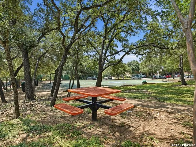6605 Wood Bench Live Oak, TX 78233