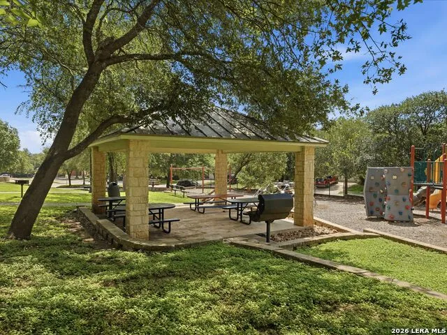 6605 Wood Bench Live Oak, TX 78233