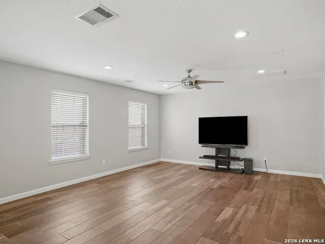 6605 Wood Bench Live Oak, TX 78233