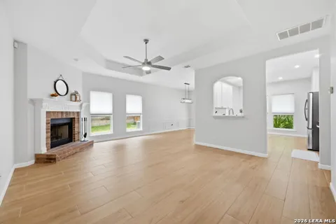 8787 LAUREL CANYON DR