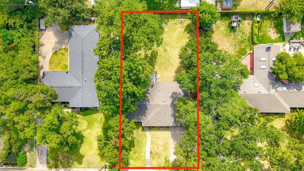 2002 Mimosa Drive Corsicana, TX 75110