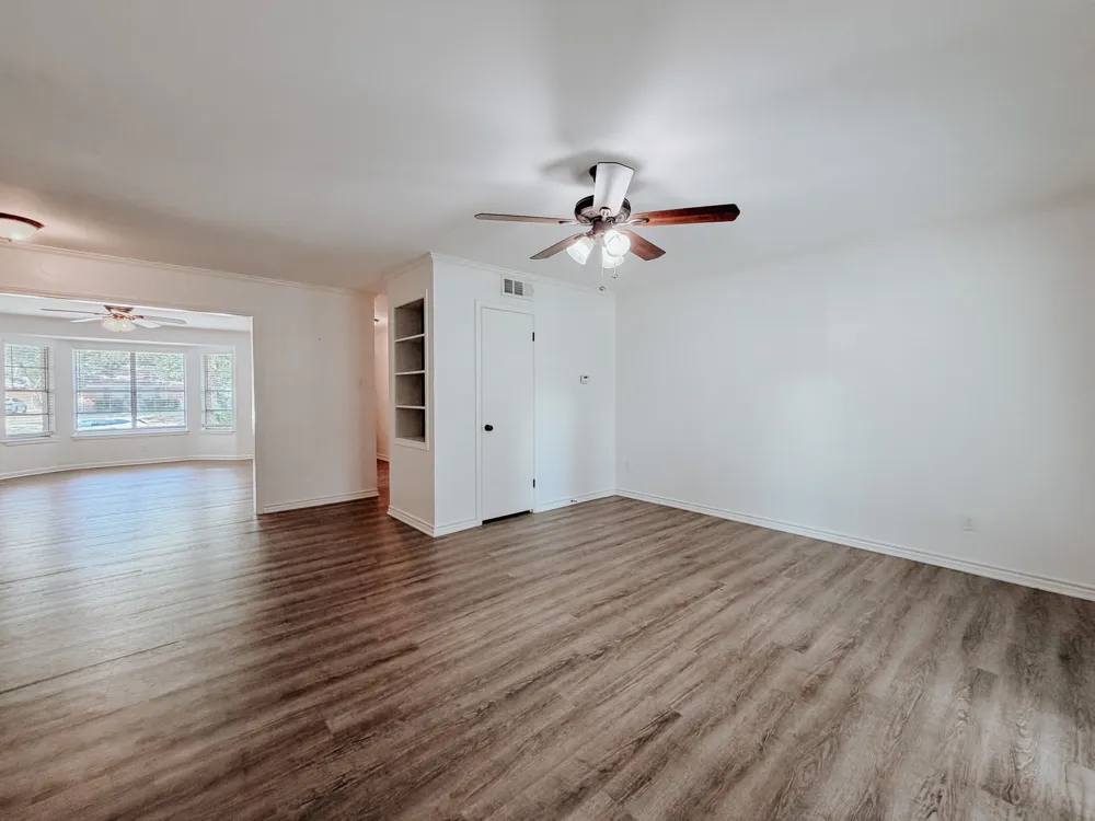 2002 Mimosa Drive Corsicana, TX 75110