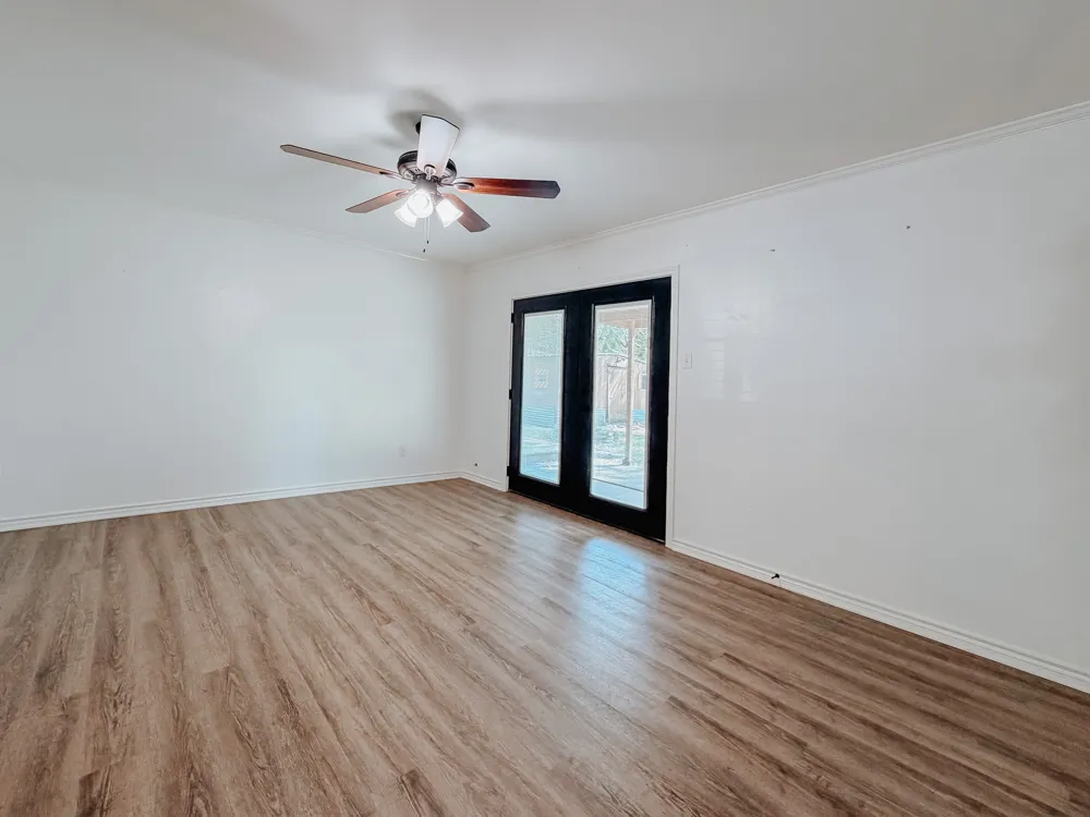 2002 Mimosa Drive Corsicana, TX 75110