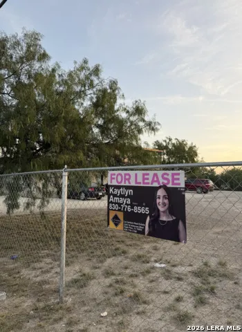 1925 CALLE COYUNDA Eagle Pass, TX 78852