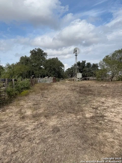 4689 County Road 302 Runge, TX 78151