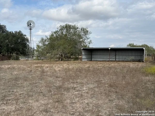 4689 County Road 302 Runge, TX 78151