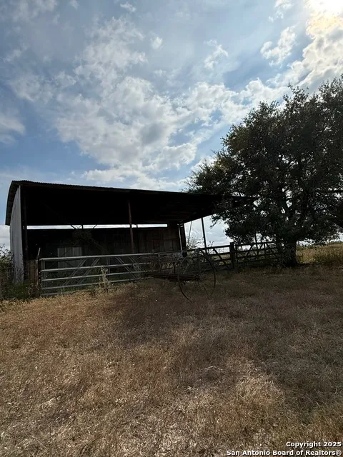 4689 County Road 302 Runge, TX 78151