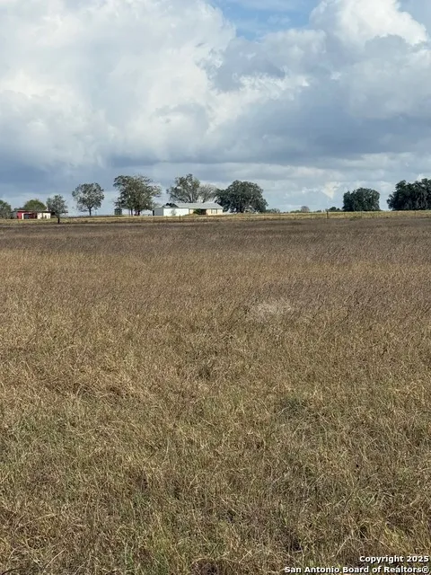 4689 County Road 302 Runge, TX 78151