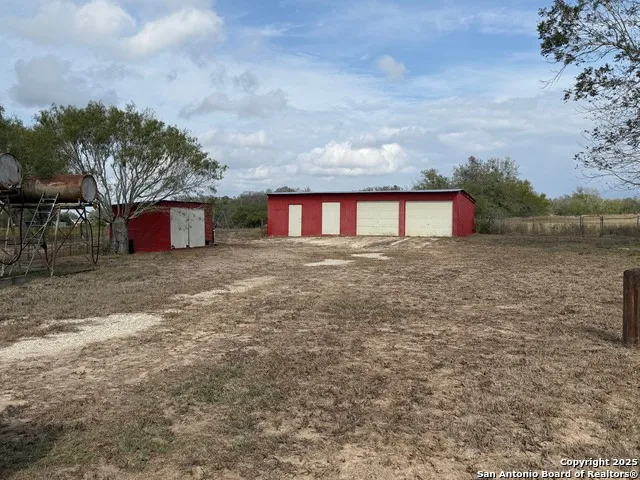 4689 County Road 302 Runge, TX 78151