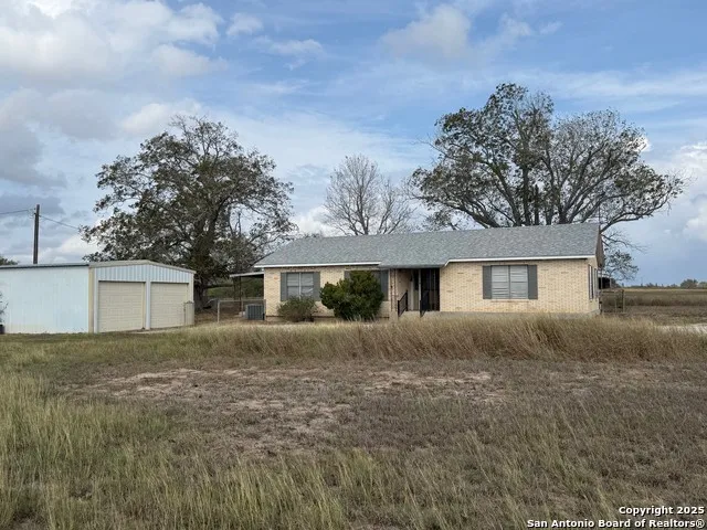 4689 County Road 302 Runge, TX 78151