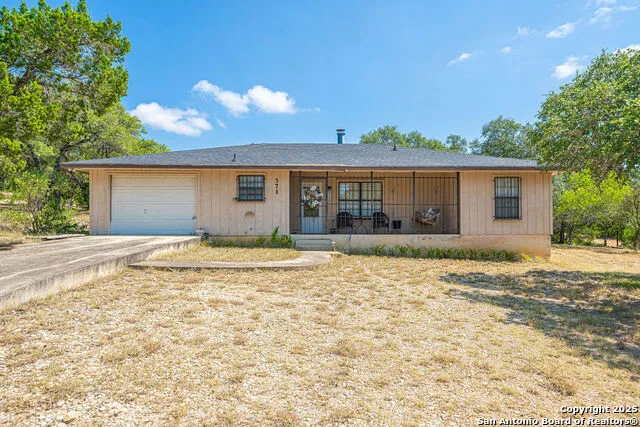 371 Lake Country Lakehills, TX 78063