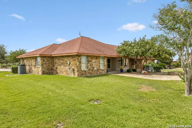 2655 CR 233 Gillett, TX 78116
