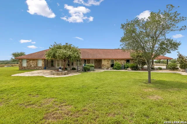 2655 CR 233 Gillett, TX 78116